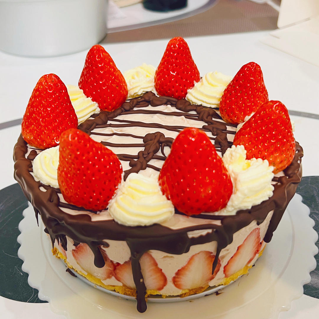 巧克力草莓慕斯蛋糕