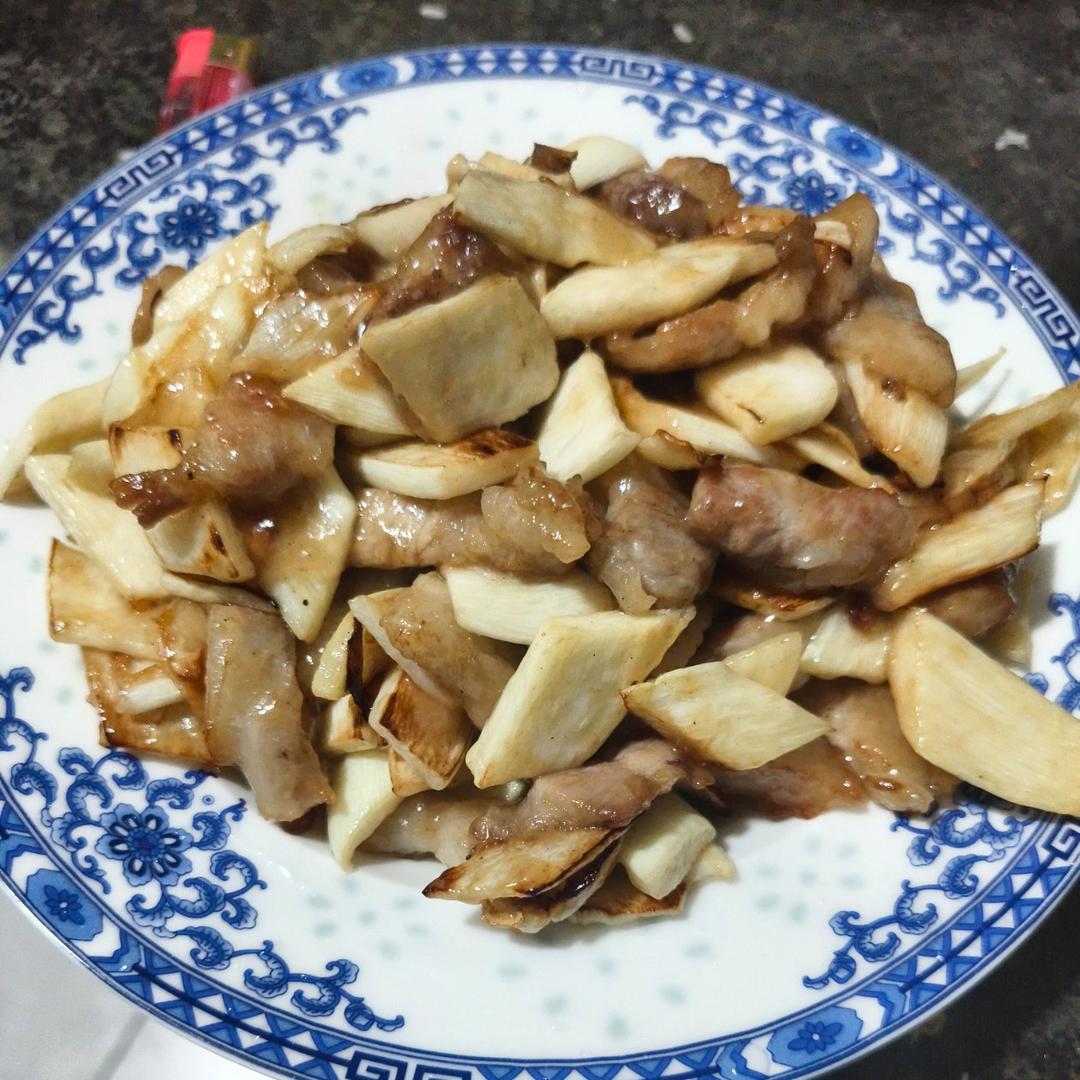 厨师长教你：“茭白炒五花肉”的家常做法，清爽不油腻，收藏了