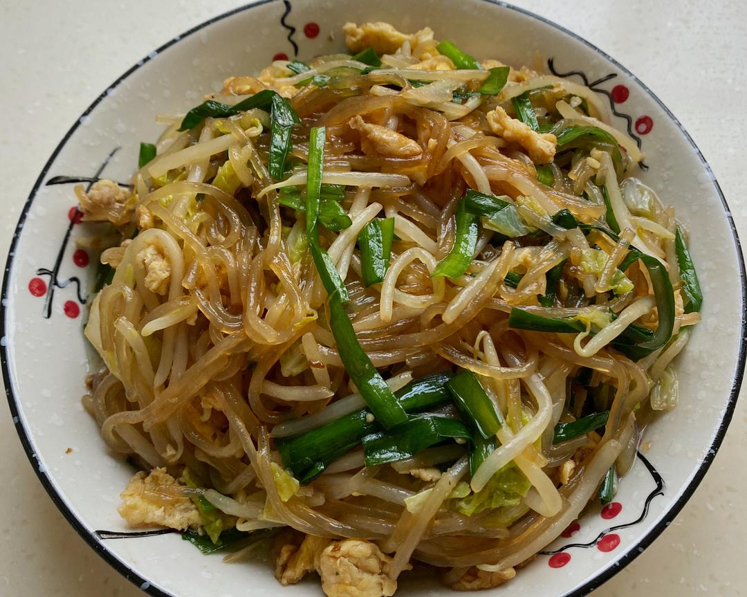 绿豆芽韭菜炒粉丝