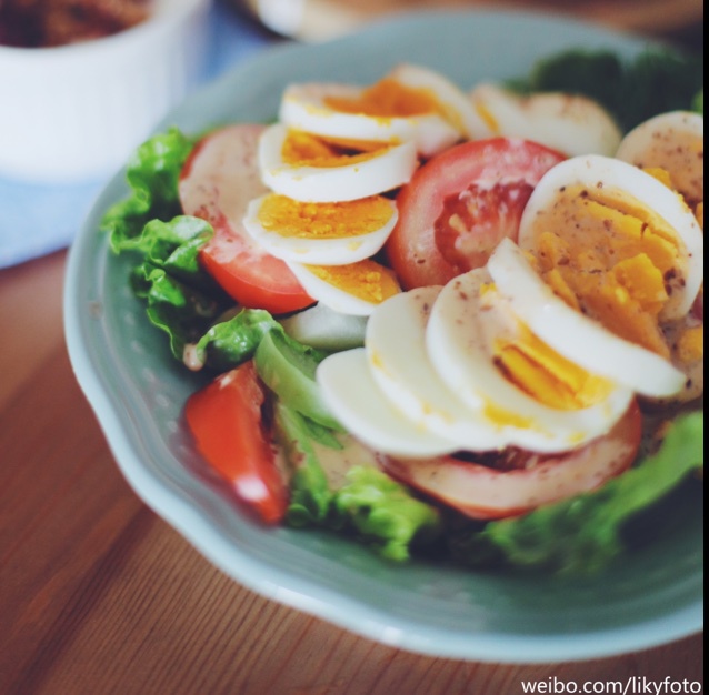 西葫芦番茄鸡蛋沙拉