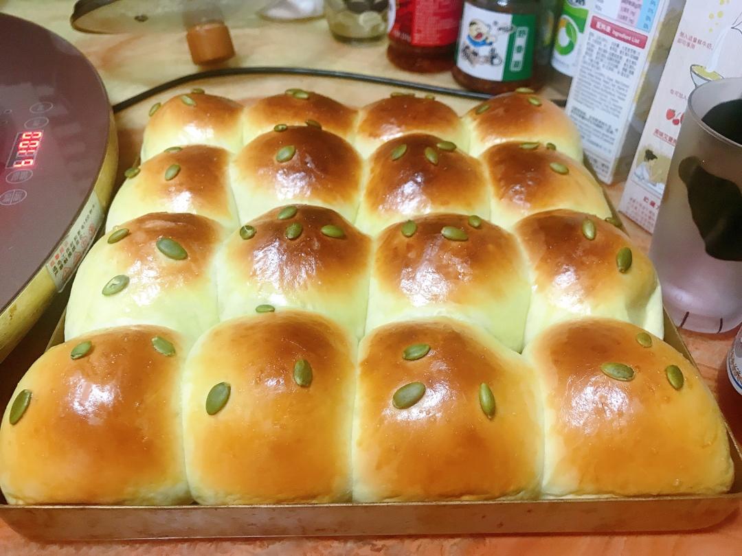 🥛超简单快手，柔软拉丝，一次发酵，牛奶小餐包