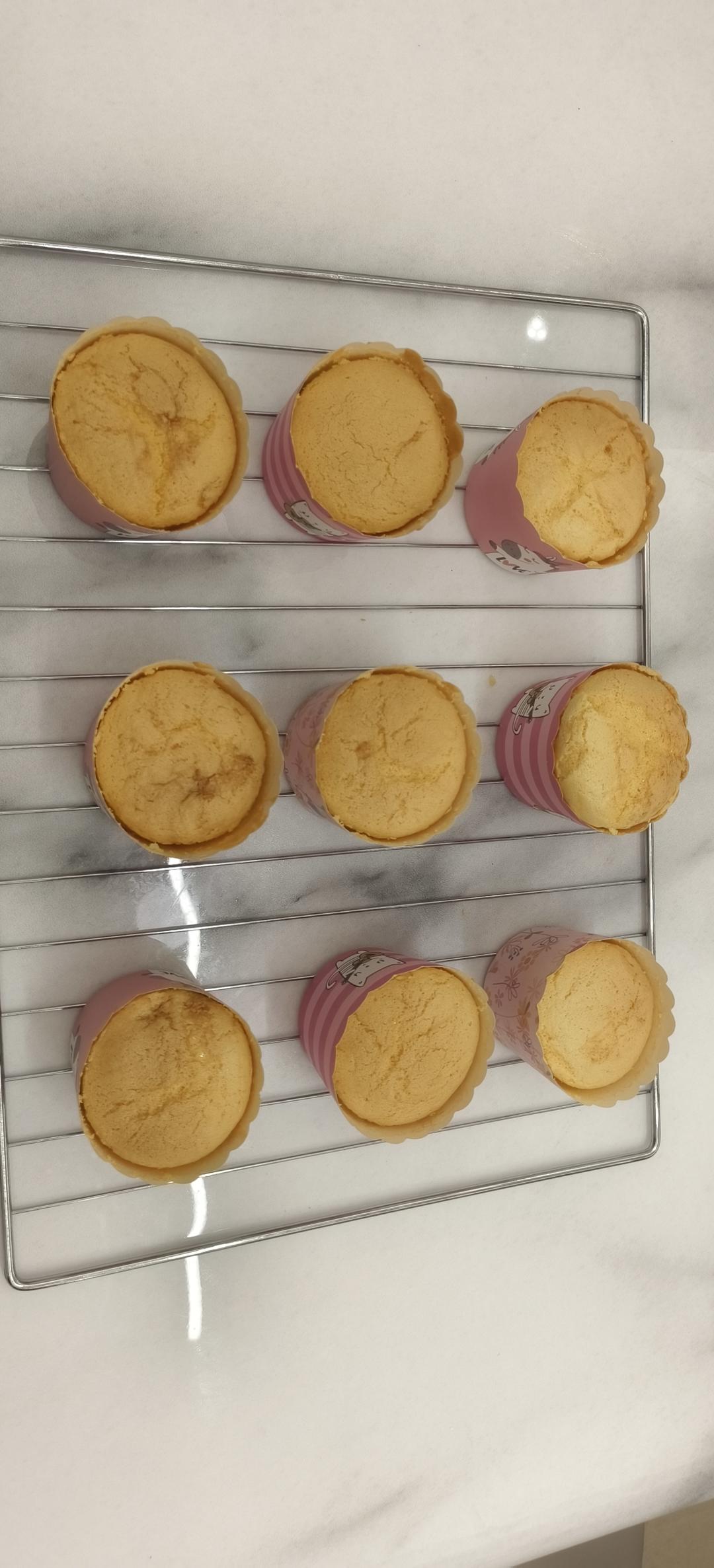 纸杯蛋糕 8寸戚风蛋糕的量