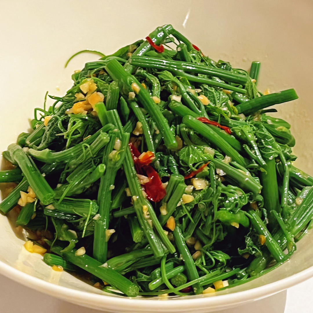 夏日爽口开胃小菜：凉拌龙须菜