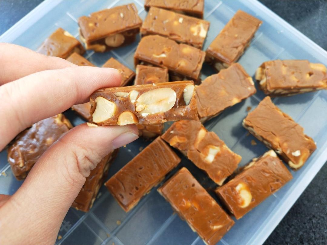 香甜不腻的杏仁太妃糖
