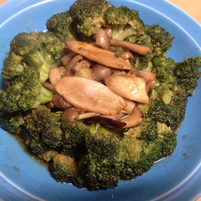 杏鲍菇扣西兰花