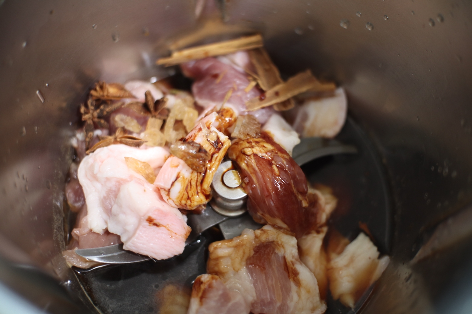 油豆腐烧肉（小美版）的做法 步骤1