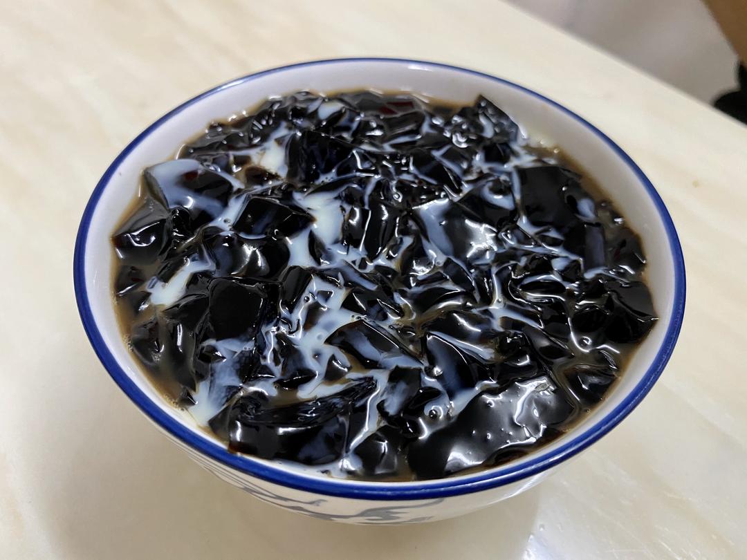 龟苓膏&黑凉粉&草粿做法的做法