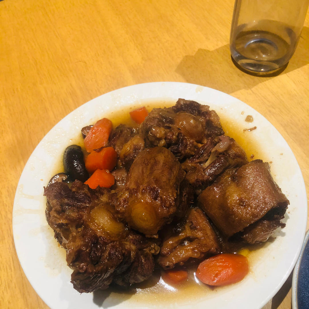 红烧牛尾