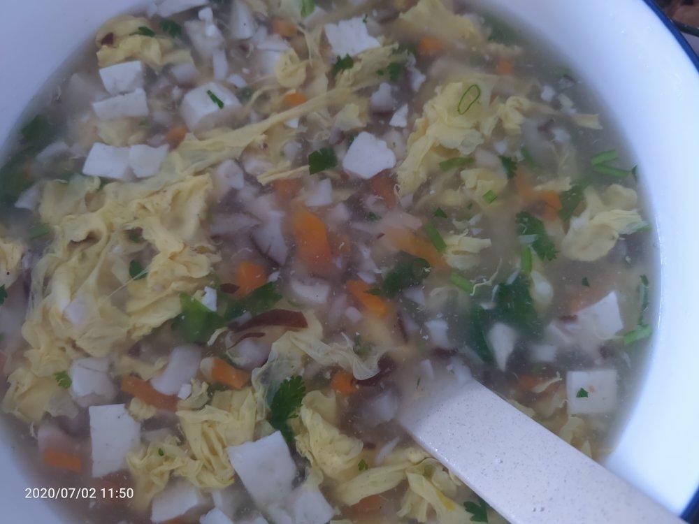 厨师长教你：“家常牛肉羹”的家常做法，味道鲜美口感丰富，收藏