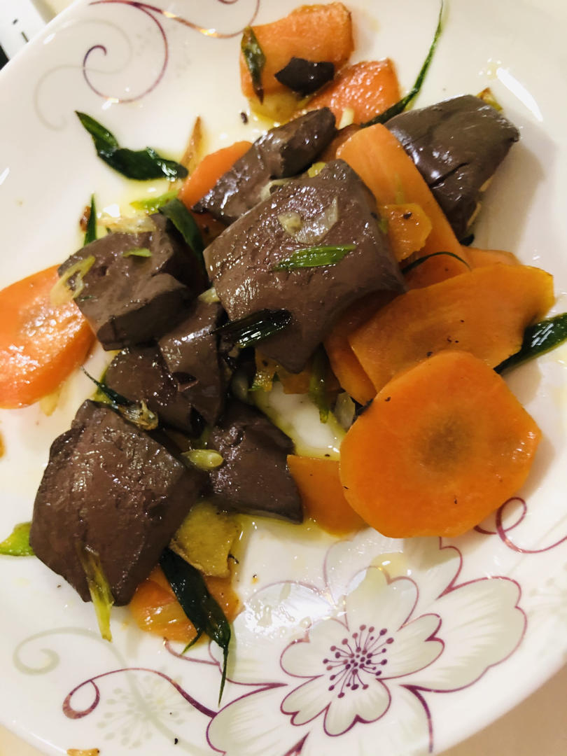 青蒜胡萝卜炒鸭血