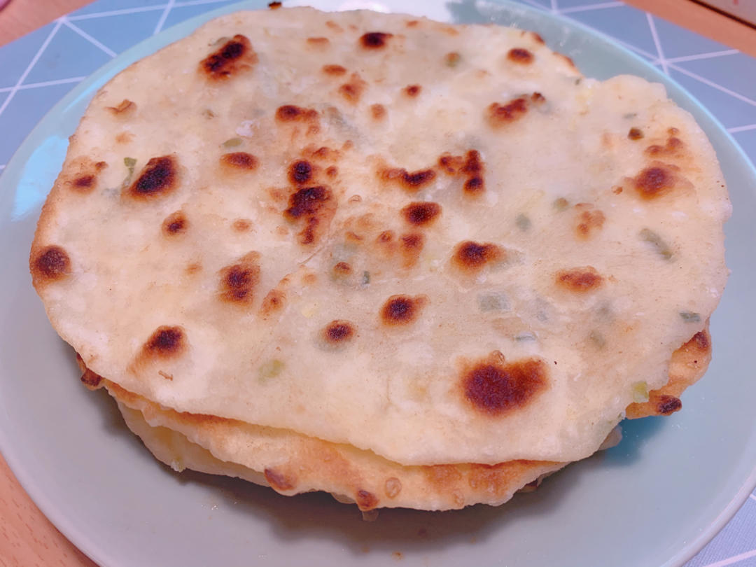 家常鸡蛋葱油饼 凉了也不硬 外酥里软 媲美早餐店 附细节视频详解