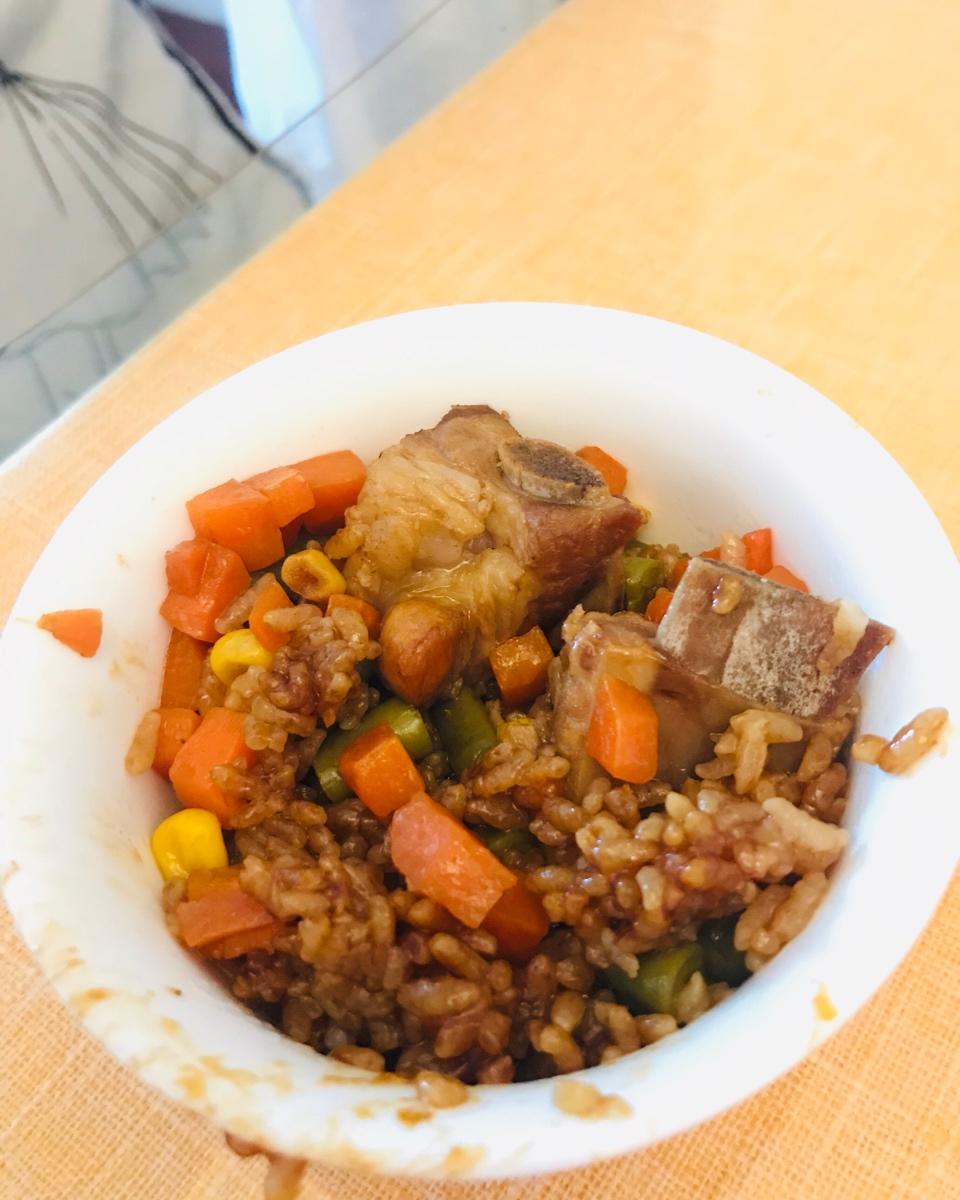 【排骨焖饭】