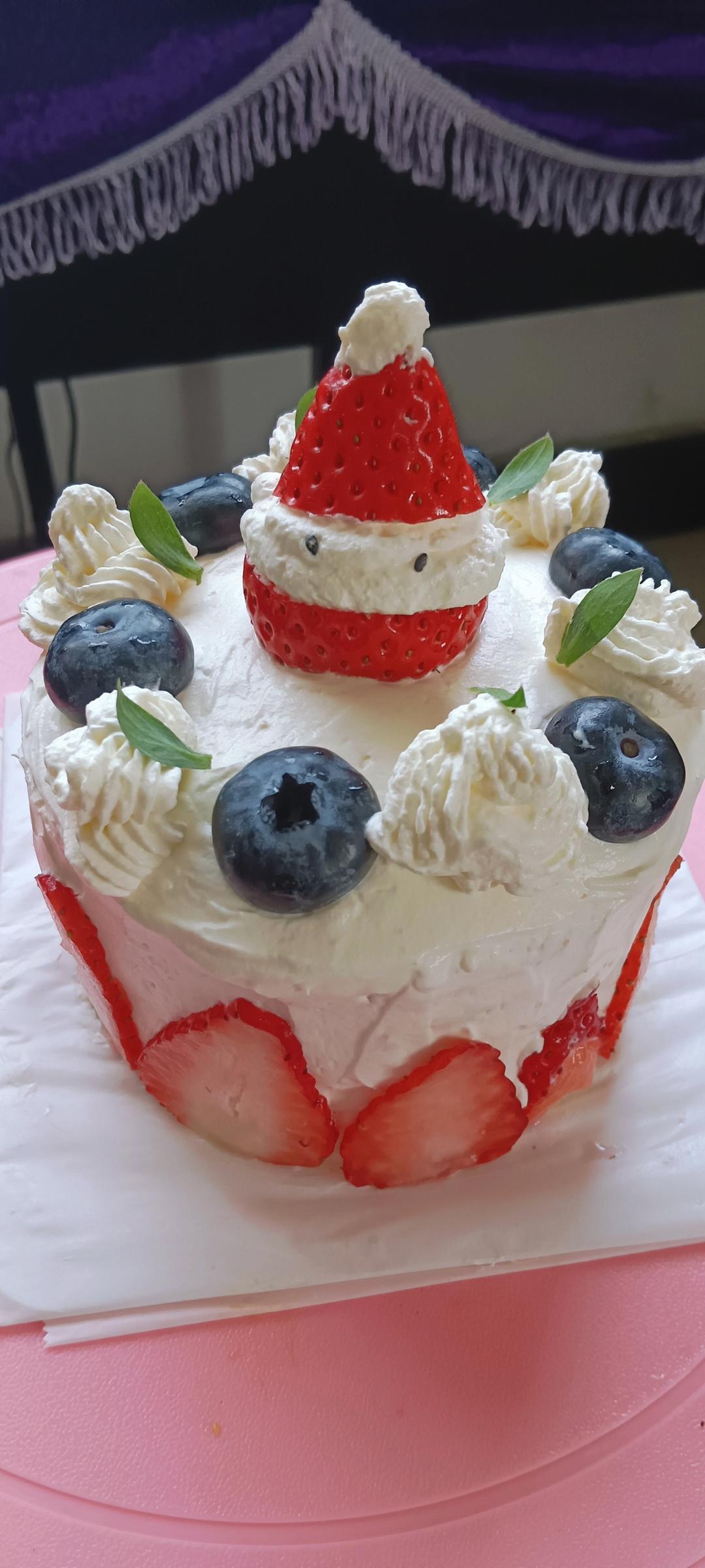 圣诞老人草莓蛋糕