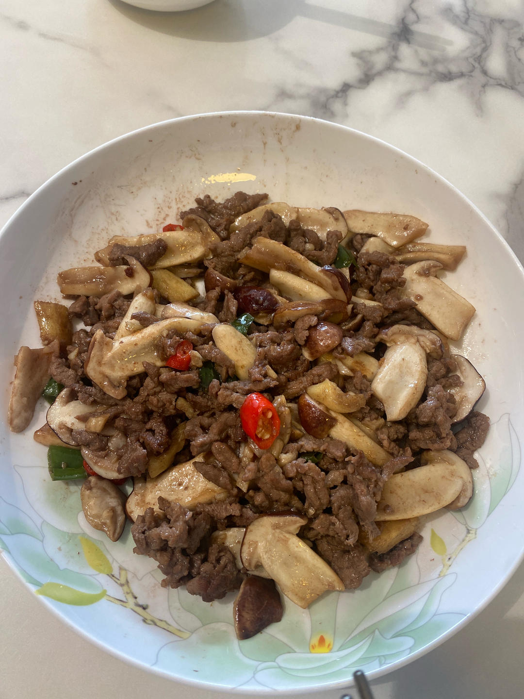 2分钟0厨艺版：松茸炒牛肉（超详细）