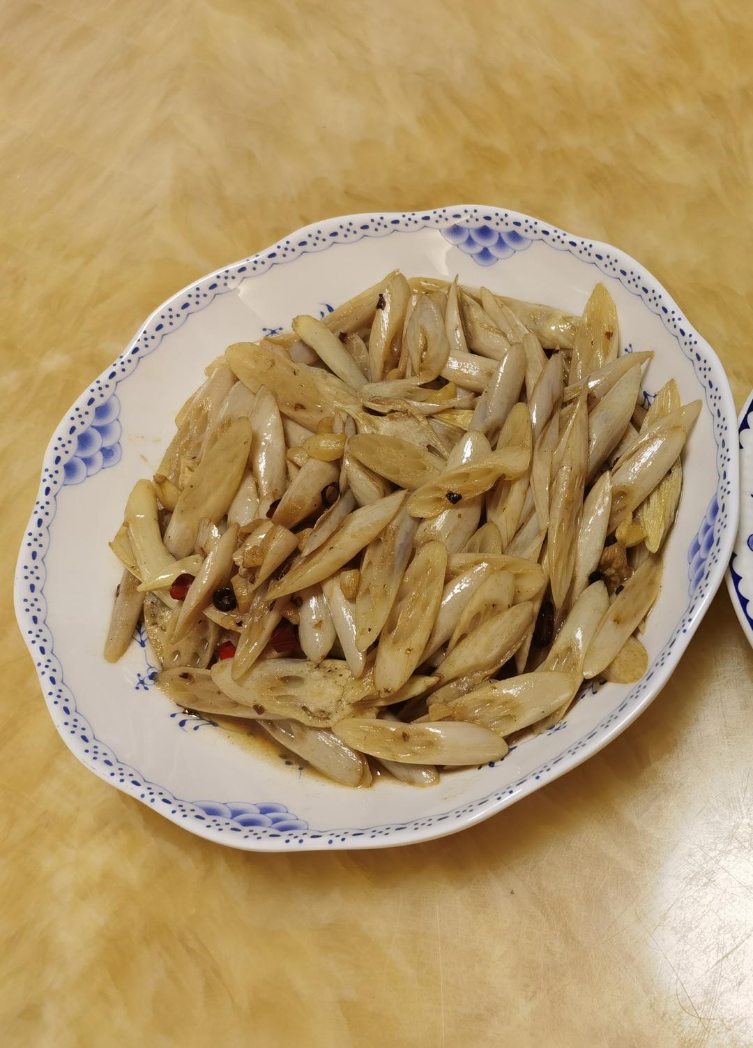 酸辣藕尖 开胃的清炒脆爽藕带