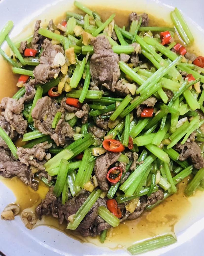 芹菜炒牛肉