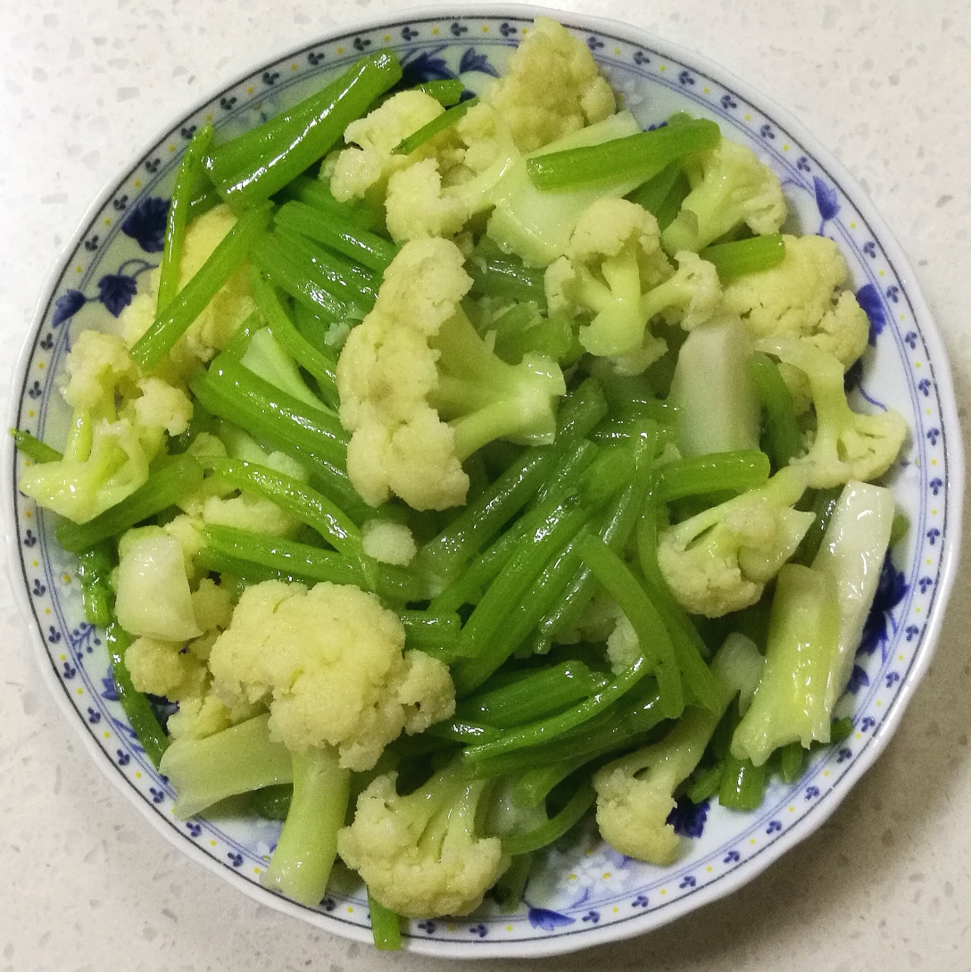 花菜茼蒿杆素炒