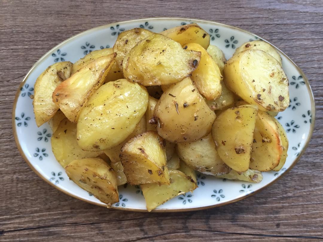 迷迭香烤土豆【妞的食记】