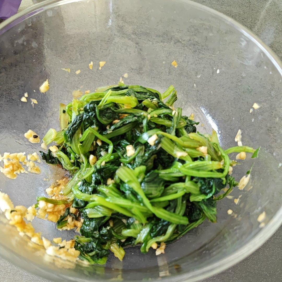凉拌菠菜(家传秘方)
