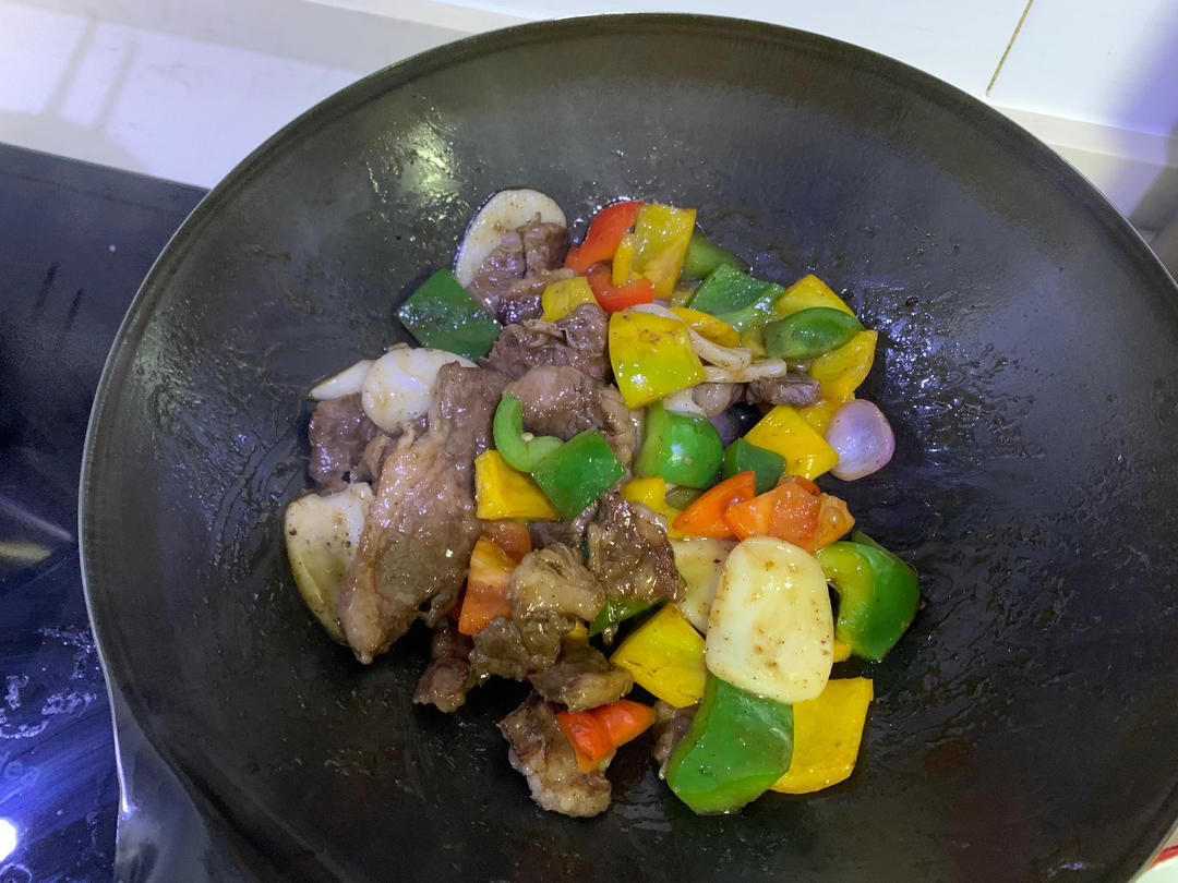 黑椒牛仔骨炒年糕