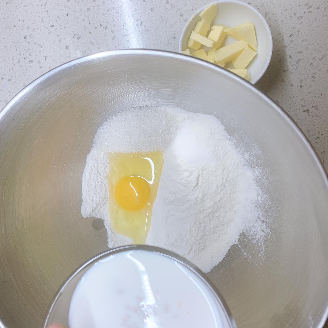 纯奶手撕吐司的做法 步骤1