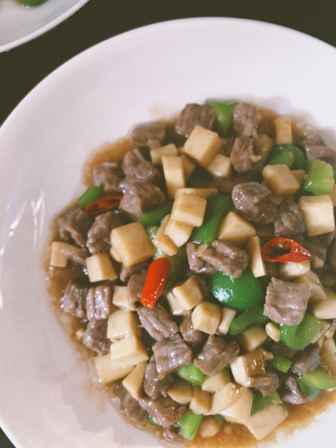 家常菜~杏鲍菇烧牛肉粒