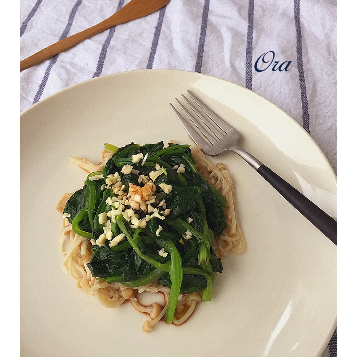 凉拌菠菜
