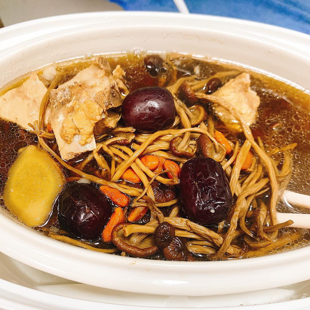 茶樹(shù)菇排骨湯（營(yíng)養(yǎng)靚湯）的做法 步驟7