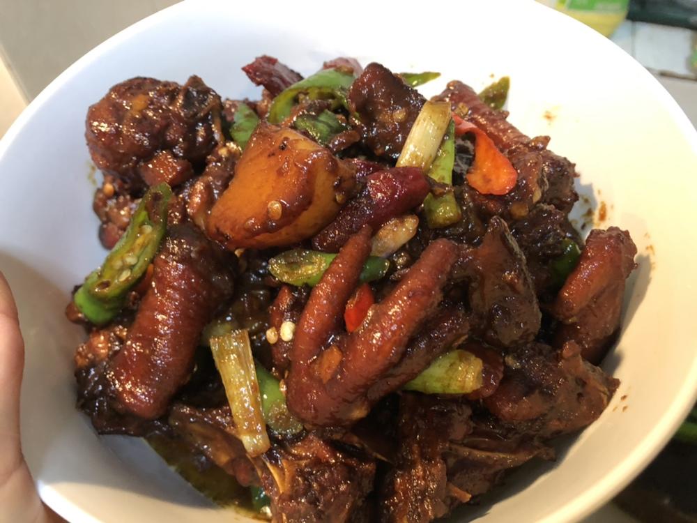 好吃到原地爆炸的黄焖鸡