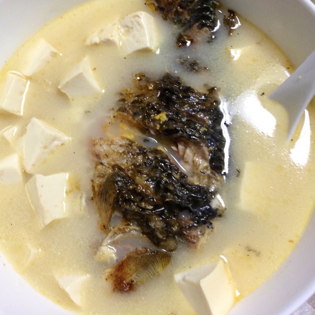 鲫鱼豆腐汤