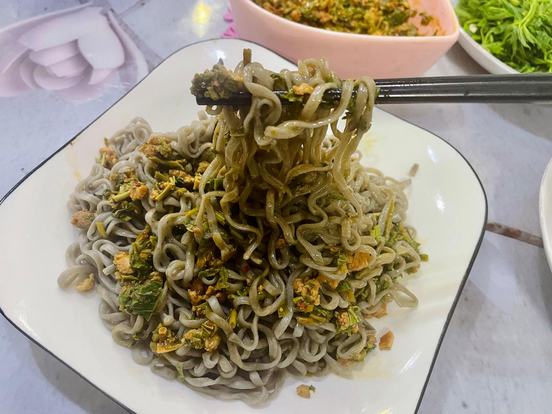 香椿肉酱拌面