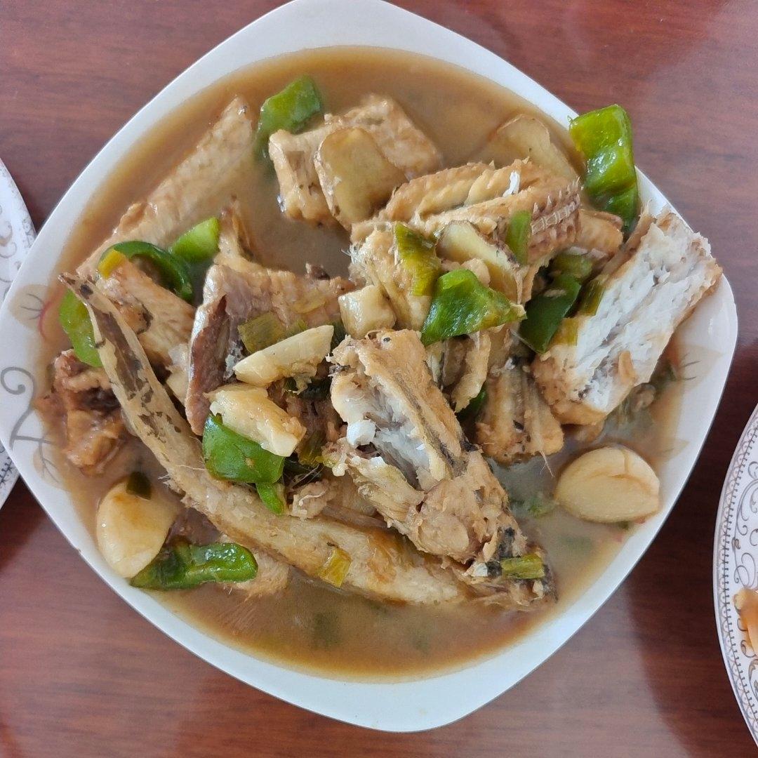 红烧河鳗鱼(小孩子爱吃，大补) 补虚养血 - 祛湿 - 保健 - 保护肝脏 - 恢复精力 - 预防心血管疾病