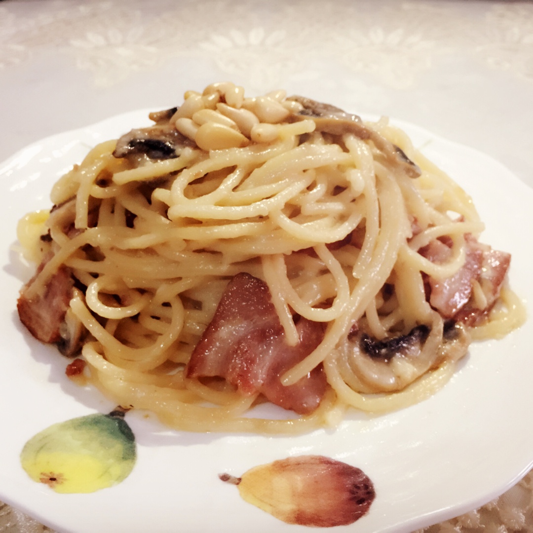 奶油培根意大利面