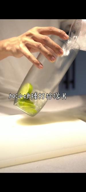 1分钟教你学会‼️好喝到爆的“原谅柠檬茶”的做法 步骤2