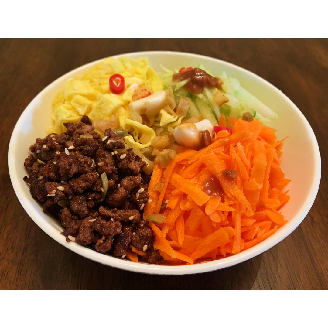 清爽酥香炸酱面