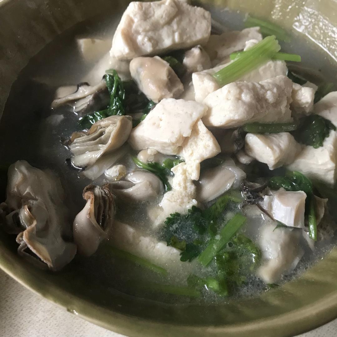 海蛎子豆腐汤