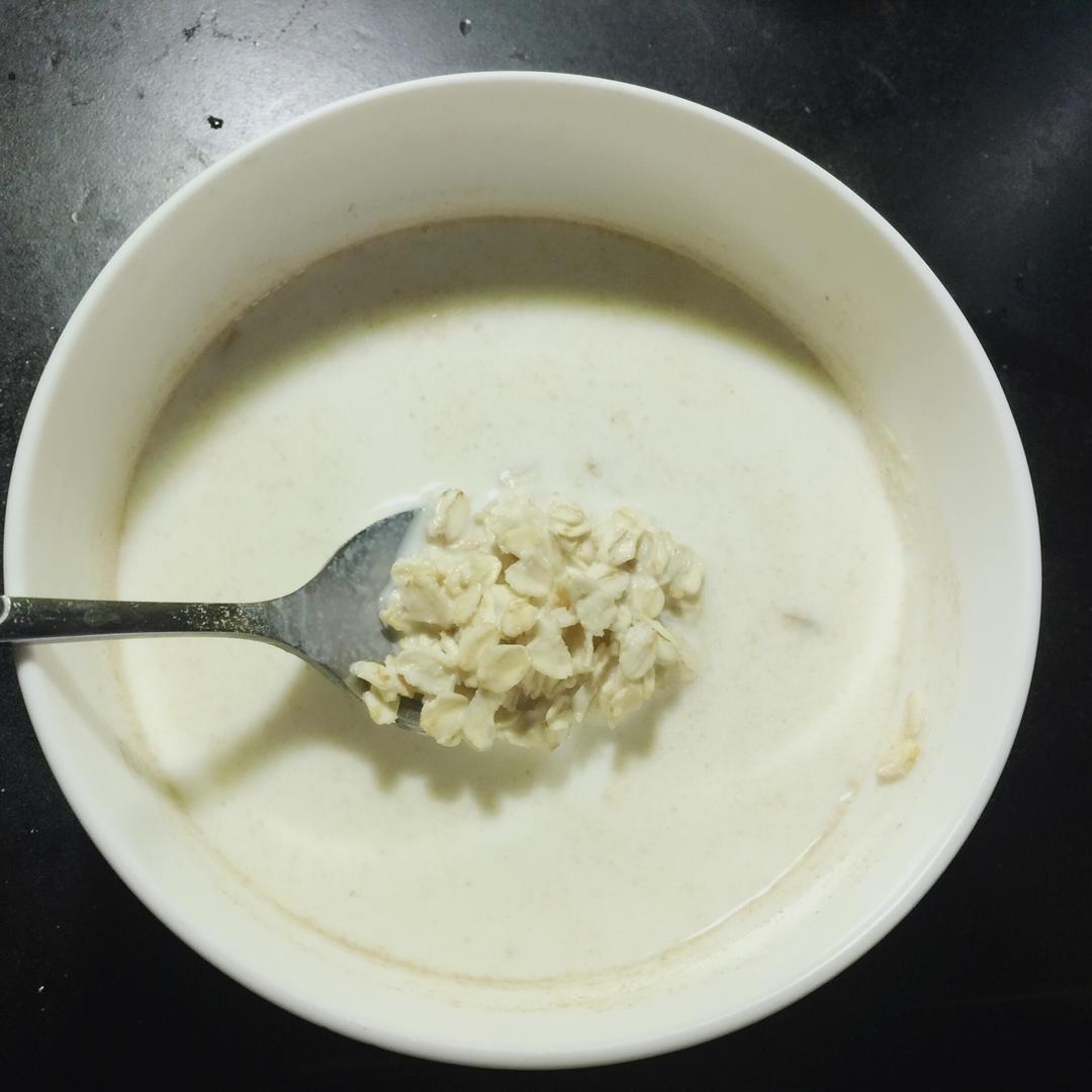 牛奶燕麦粥