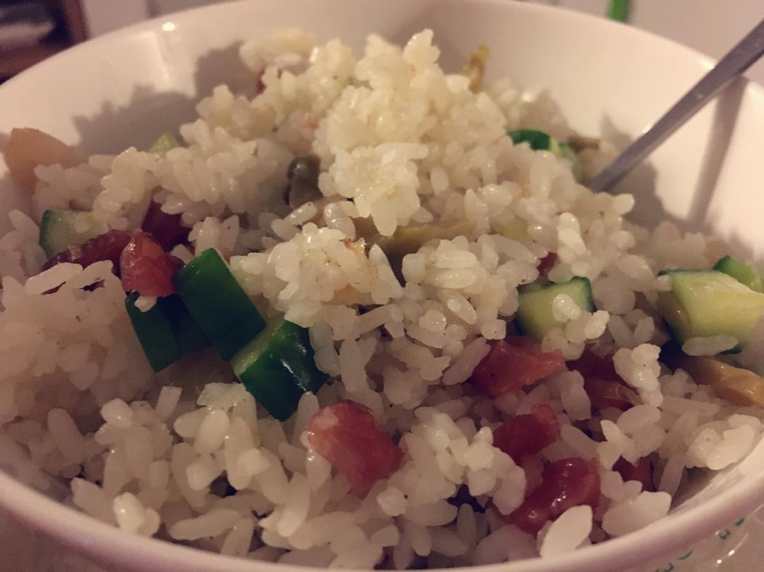 腊肠香菇青菜炒饭
