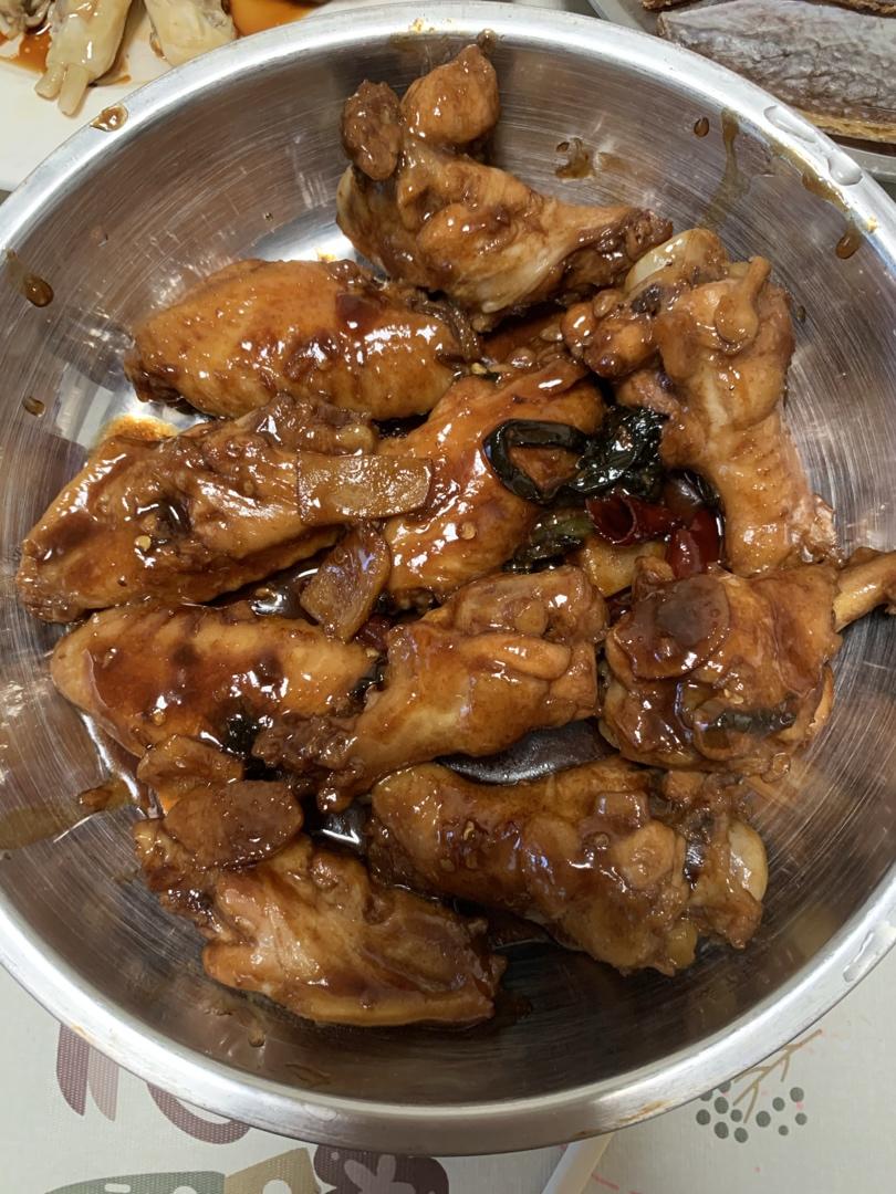 外婆教我的红烧鸡翅·连汤汁都狠好吃！！！
