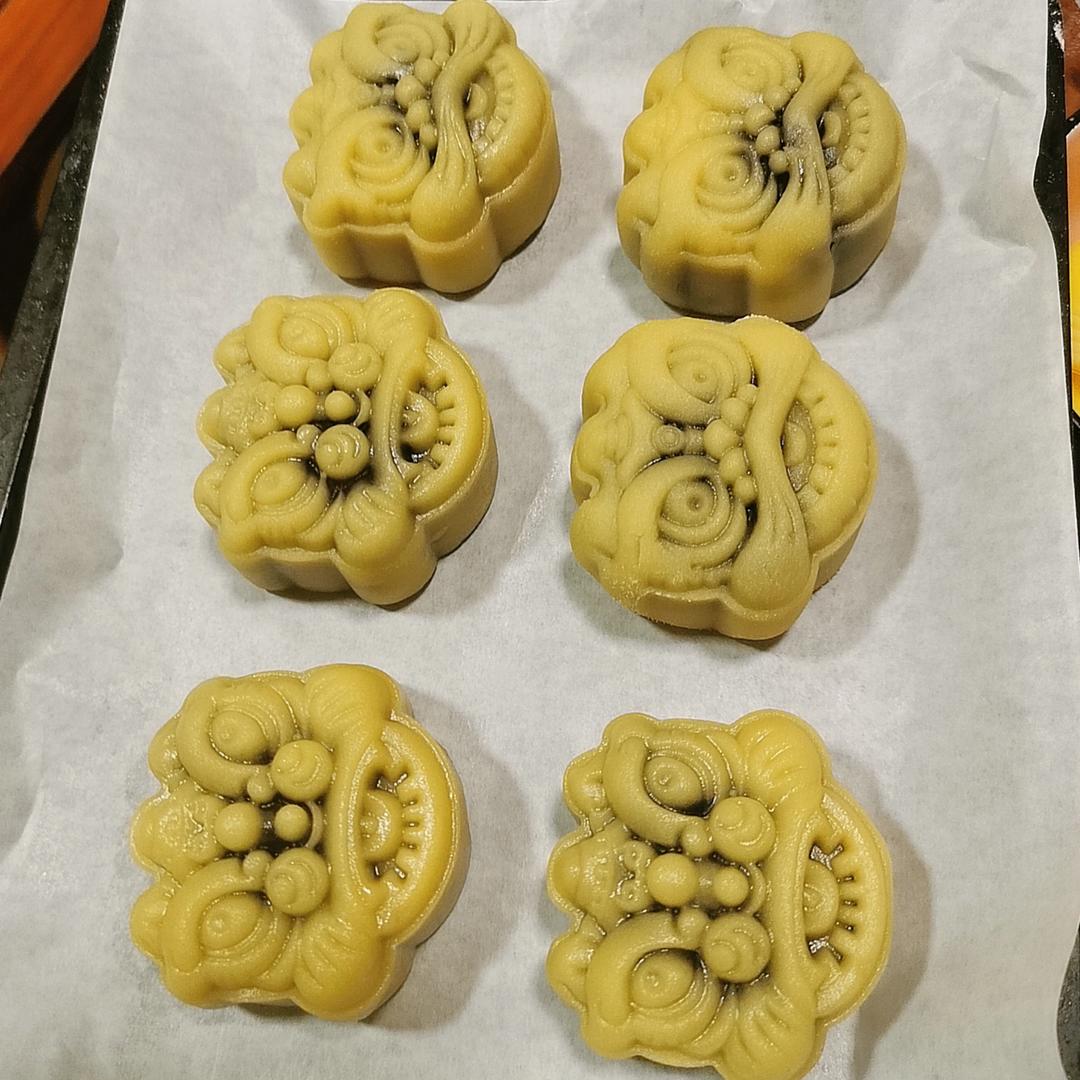 广式月饼—蛋黄莲蓉月饼