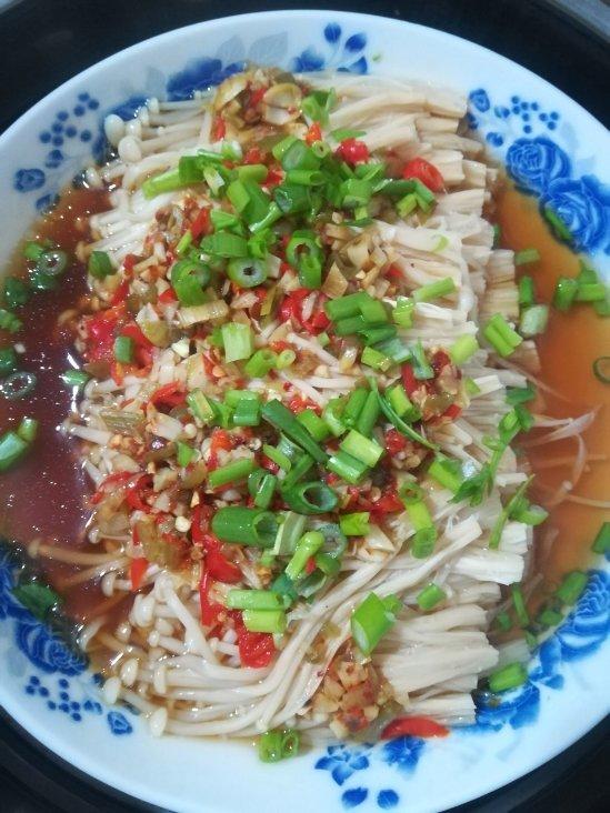 堂妈的蒜蓉豉油金针菇