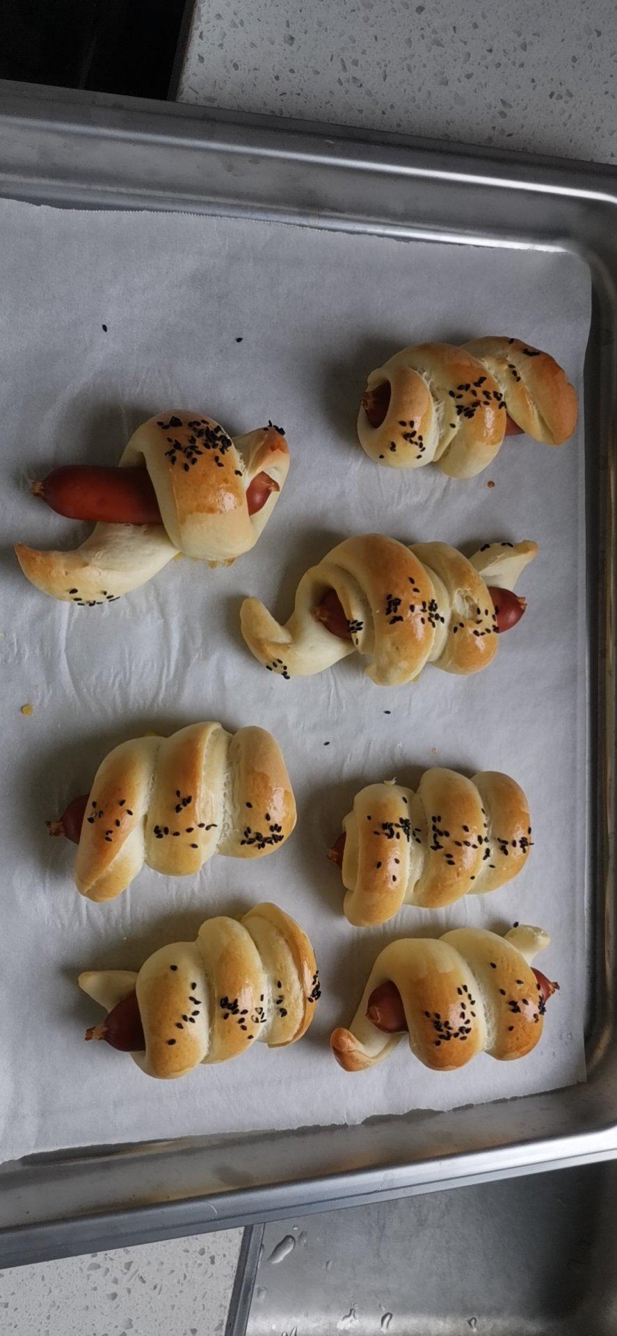一次发酵迷你香肠小面包卷