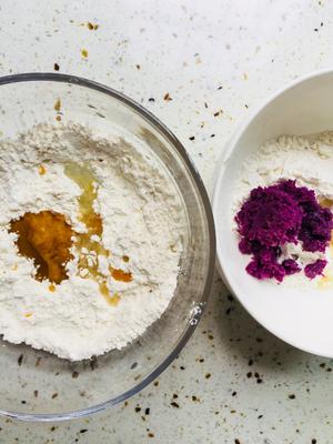 #麦子厨房#小红锅制作宝宝零食～紫薯南瓜小饼干的做法 步骤3