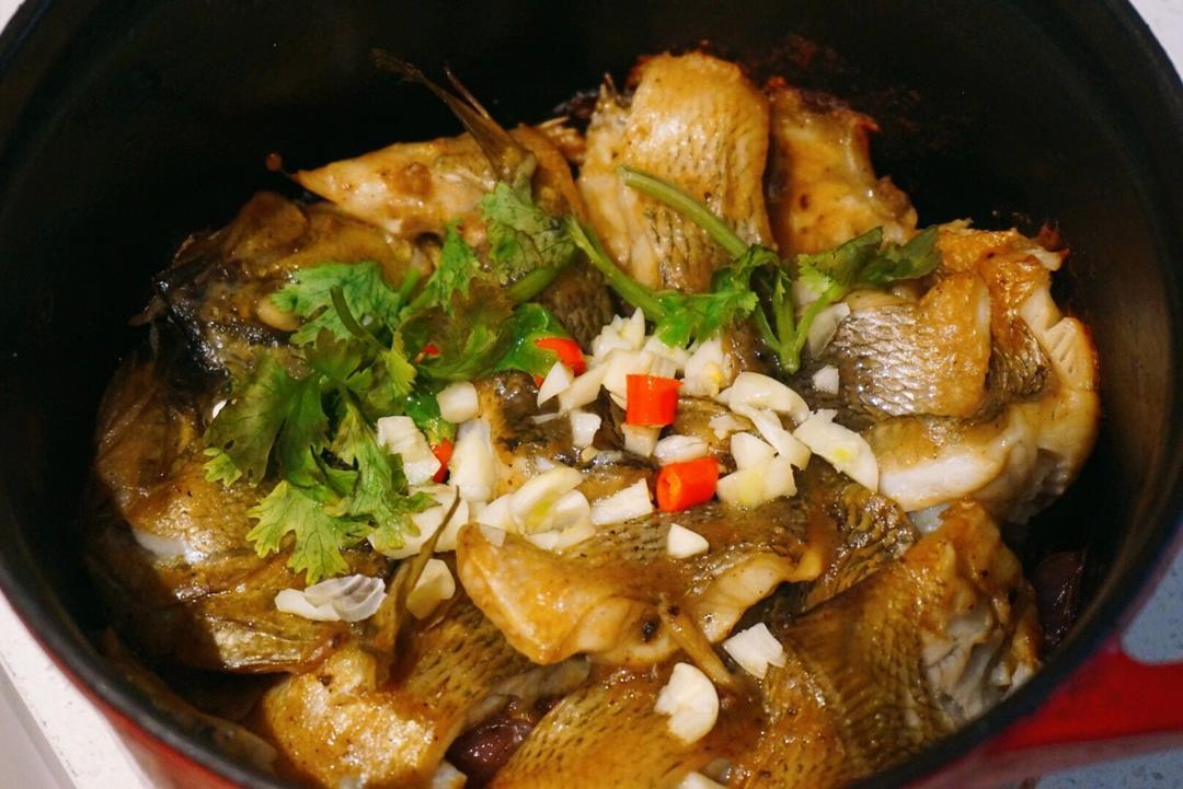 葱香焗鲈鱼