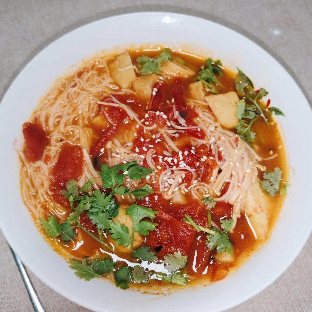 番茄金针菇豆腐汤