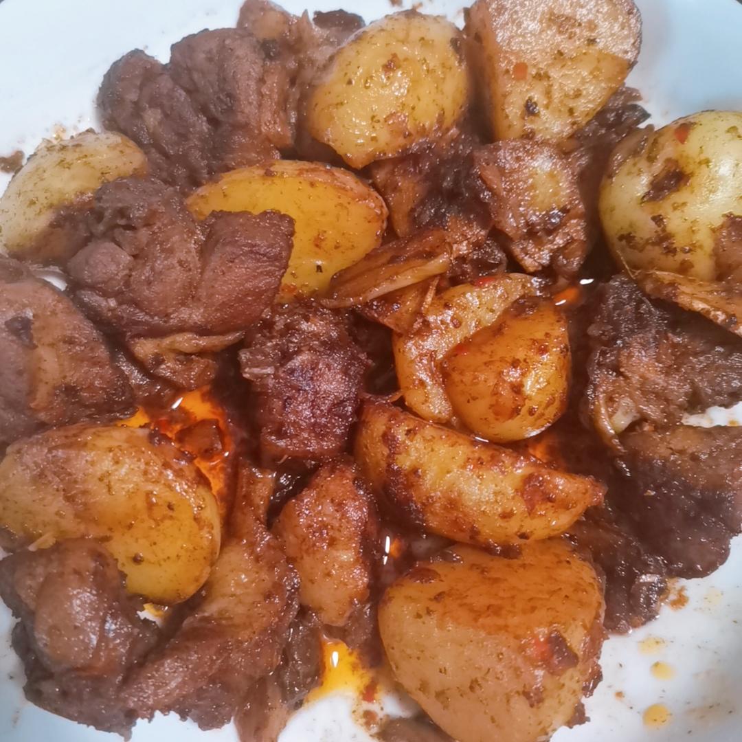 不像干锅的干锅鸭腿土豆