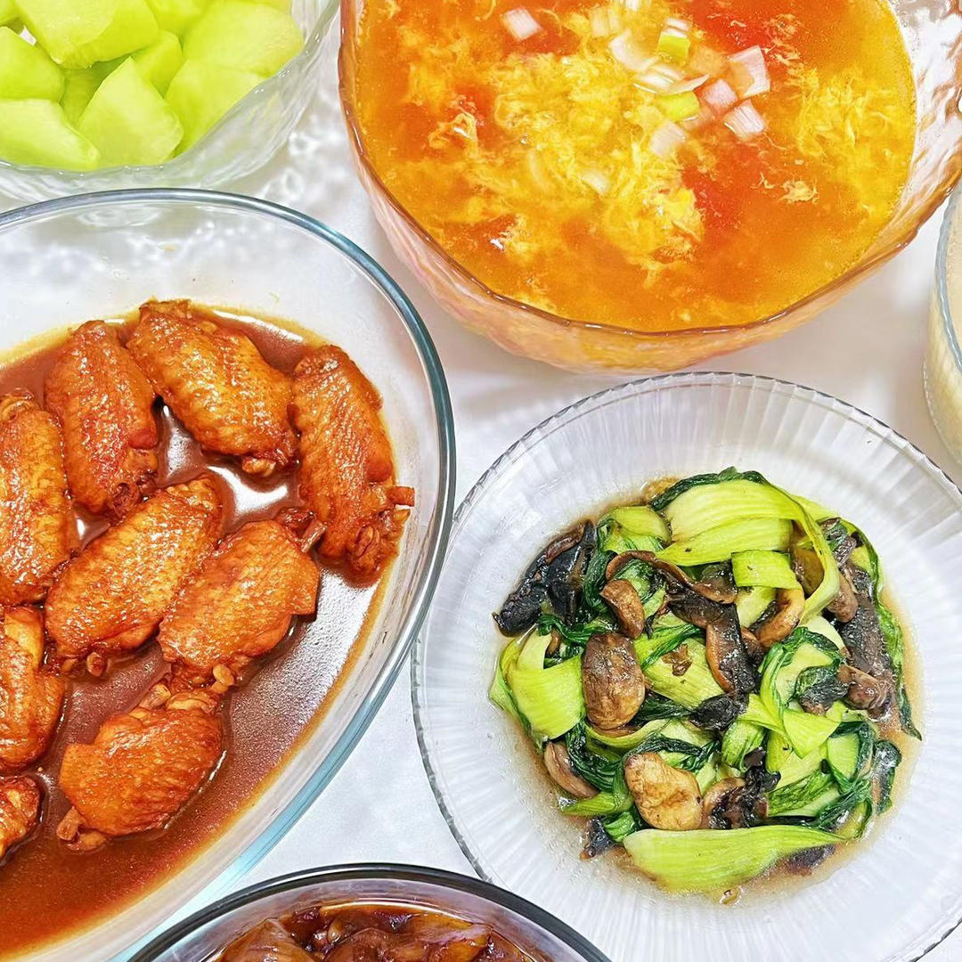 鲜美的口蘑炒青菜