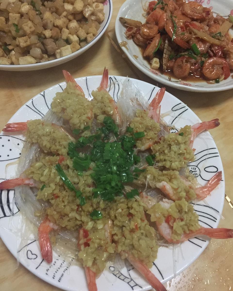 蒜蓉粉丝蒸虾