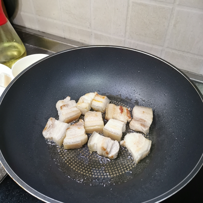 铸铁锅版无水红烧肉～简单快手，懒人菜的做法 步骤3