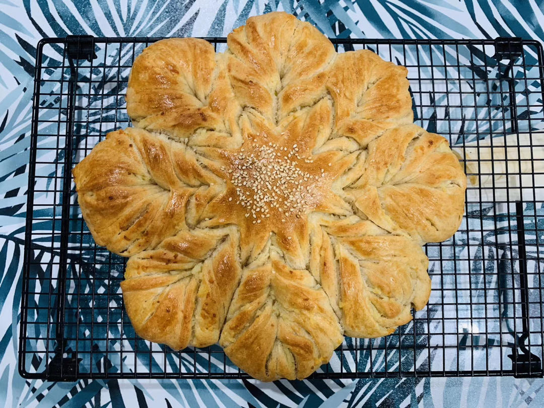 【小高姐】蒜香浓郁 造型优美 不用揉出手膜的面包